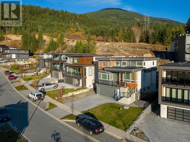 10 - 3385 Mamquam Road, House detached with 5 bedrooms, 5 bathrooms and 6 parking in Squamish BC | Image 38