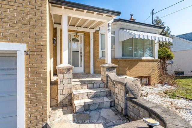 64 Pelmo Cres, House detached with 2 bedrooms, 2 bathrooms and 4 parking in Toronto ON | Image 23