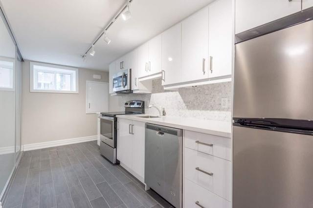 710 Ossington Ave, House detached with 3 bedrooms, 3 bathrooms and 2 parking in Toronto ON | Image 16