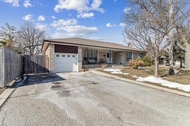 61 Coral Gable Dr, House detached with 3 bedrooms, 2 bathrooms and 8 parking in Toronto ON | Image 31