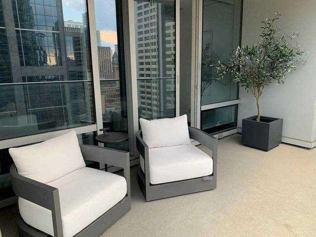 2107 - 180 University Ave, Condo with 2 bedrooms, 3 bathrooms and 1 parking in Toronto ON | Image 24