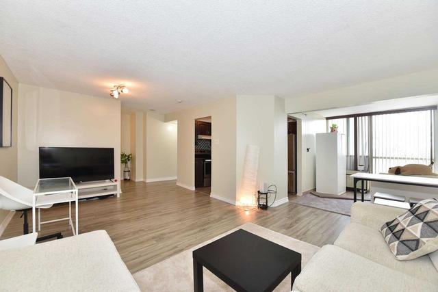 402 - 41 Markbrook Lane, Condo with 2 bedrooms, 2 bathrooms and 1 parking in Toronto ON | Image 2