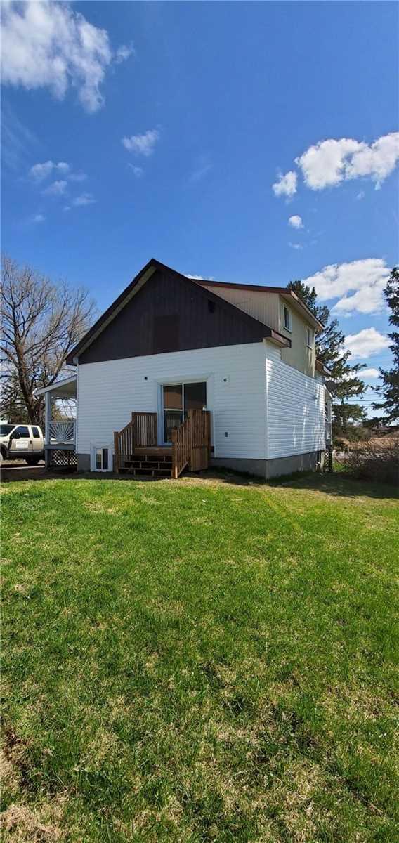 809 Highway 64, House detached with 2 bedrooms, 2 bathrooms and 8 parking in French River ON | Image 6