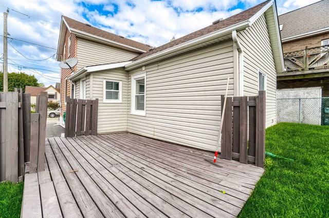 30 Elm St, House detached with 4 bedrooms, 2 bathrooms and 2 parking in St. Catharines ON | Image 24