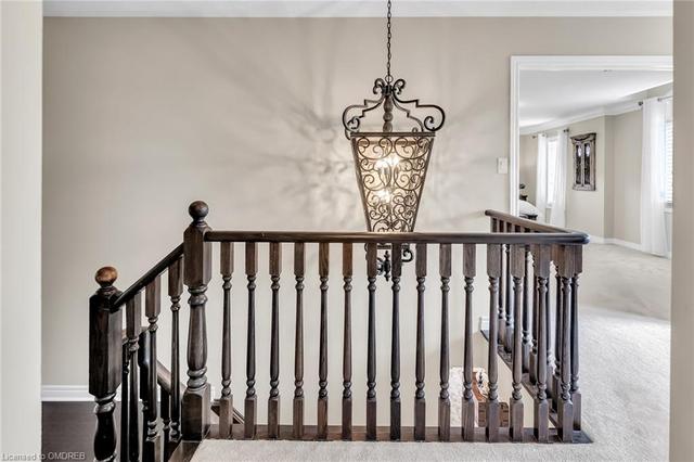 2486 Village Common Drive, House attached with 6 bedrooms, 4 bathrooms and 4 parking in Oakville ON | Image 11