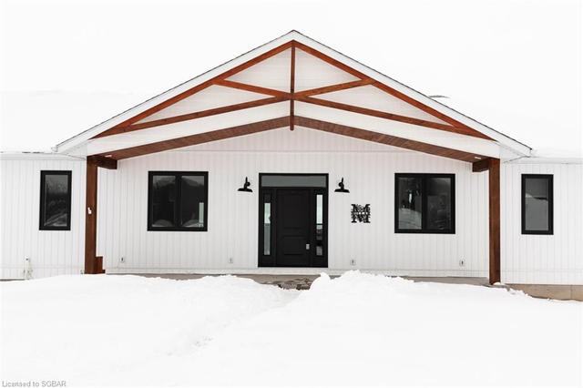 638508 St Vincent Sydenham Townline, House detached with 3 bedrooms, 2 bathrooms and null parking in Meaford ON | Image 2