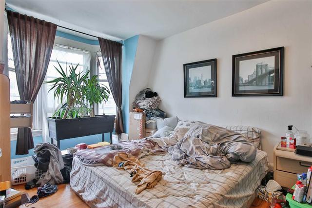 31 Victor Ave, House semidetached with 4 bedrooms, 2 bathrooms and 0 parking in Toronto ON | Image 5