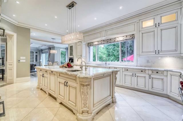 49 Plymbridge Rd, House detached with 5 bedrooms, 9 bathrooms and 10 parking in Toronto ON | Image 3