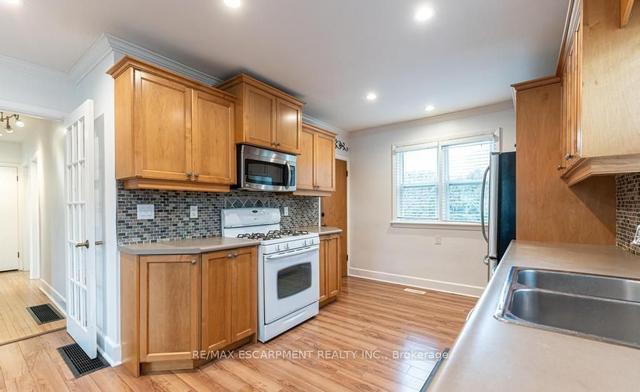 12 West 21st St, House detached with 3 bedrooms, 2 bathrooms and 6 parking in Hamilton ON | Image 39