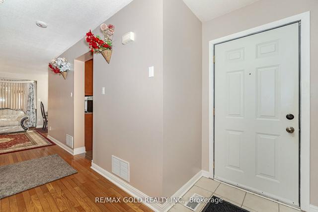 17 Slater Circ, House detached with 4 bedrooms, 3 bathrooms and 4 parking in Brampton ON | Image 29