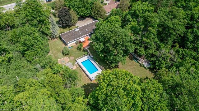 821 Stone Rd E Road E, House detached with 4 bedrooms, 2 bathrooms and 8 parking in Guelph ON | Image 10