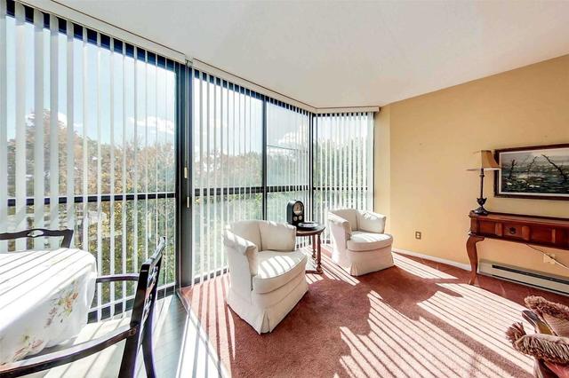 404 - 1230 Marlborough Crt, Condo with 2 bedrooms, 2 bathrooms and 1 parking in Oakville ON | Image 2