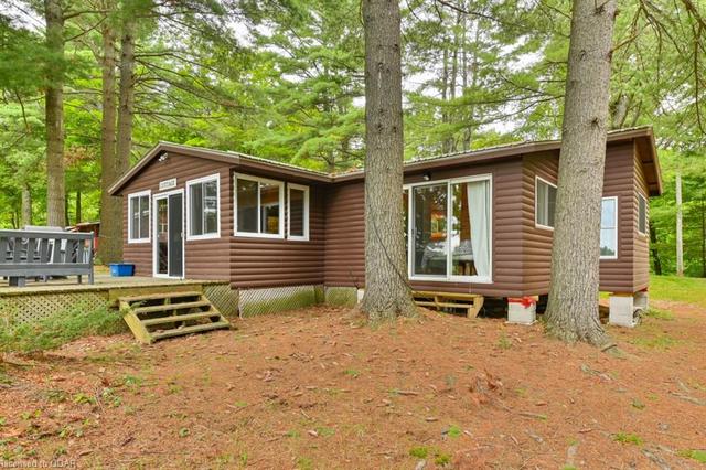 1049b Brown's Bay Lane E, House detached with 4 bedrooms, 1 bathrooms and 5 parking in North Frontenac ON | Image 2