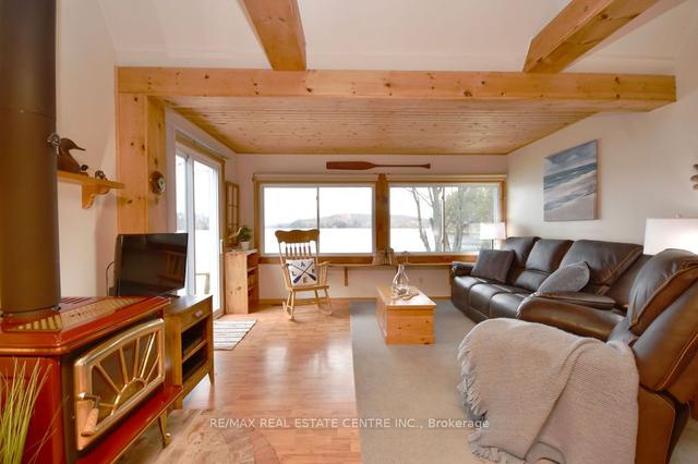 8 - 1054 Cove Rd, House detached with 3 bedrooms, 1 bathrooms and 6 parking in Muskoka Lakes ON | Image 3