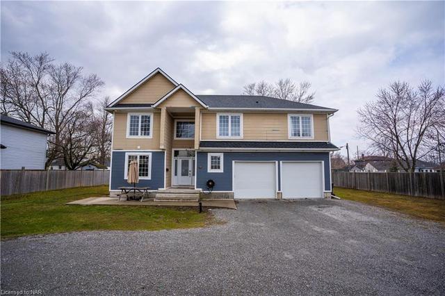 20 Torrance Street, House detached with 5 bedrooms, 4 bathrooms and null parking in Fort Erie ON | Image 1