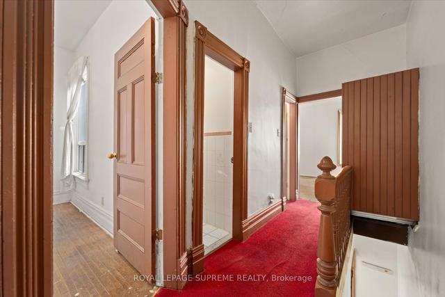 1309 King St W, House semidetached with 5 bedrooms, 2 bathrooms and 2 parking in Toronto ON | Image 15