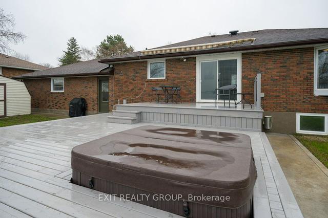 217 Massassauga Rd, House detached with 2 bedrooms, 1 bathrooms and 10 parking in Prince Edward County ON | Image 24
