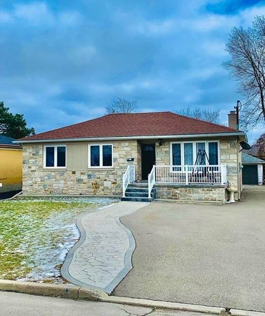237 Combe Ave, House detached with 3 bedrooms, 4 bathrooms and 9 parking in Toronto ON | Image 12