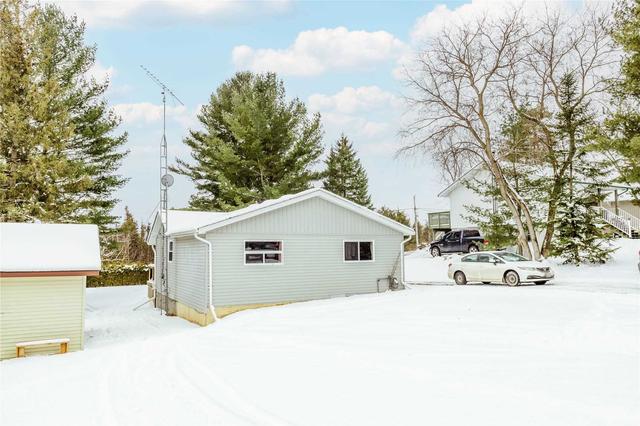 19 Clearview Dr, House detached with 3 bedrooms, 1 bathrooms and 15 parking in Kawartha Lakes ON | Image 26