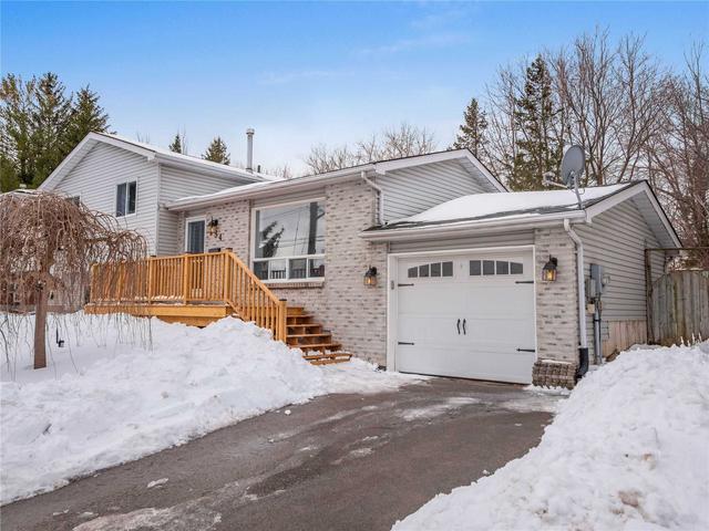 234 Huronia Rd, House detached with 3 bedrooms, 2 bathrooms and 3 parking in Barrie ON | Image 1
