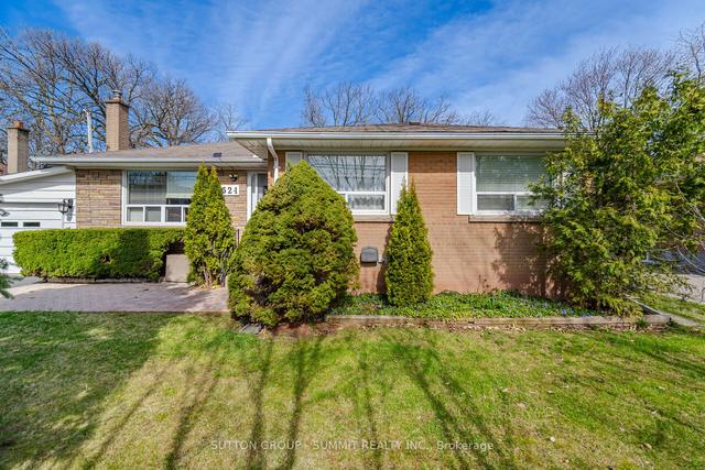 521 Wildwood Dr, House detached with 3 bedrooms, 2 bathrooms and 4 parking in Oakville ON | Image 1