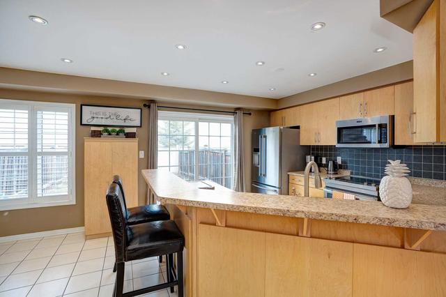 52 Elliottglen Dr, House attached with 3 bedrooms, 3 bathrooms and 2 parking in Ajax ON | Image 8