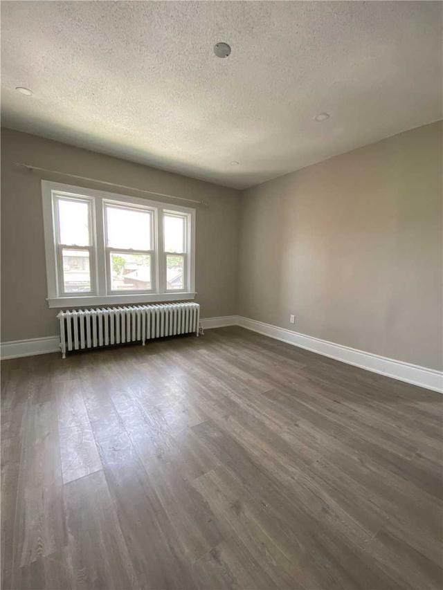 2nd fl - 521 Rogers Rd, House detached with 2 bedrooms, 1 bathrooms and 1 parking in Toronto ON | Image 2