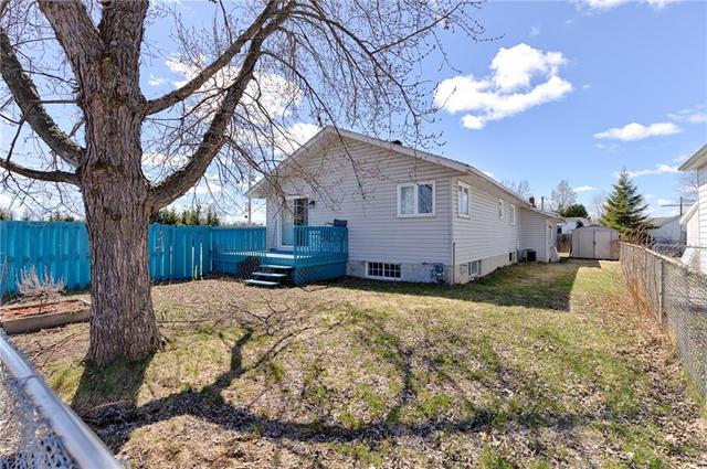 10 Mohns Avenue, House detached with 3 bedrooms, 2 bathrooms and 4 parking in Petawawa ON | Image 23