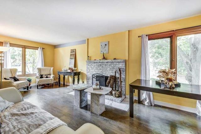 105 King St, House detached with 4 bedrooms, 2 bathrooms and 4 parking in Toronto ON | Image 4