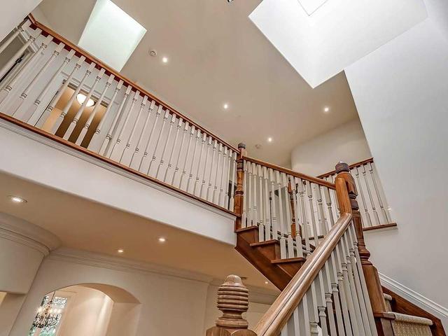 115 Waterstone Crt, House detached with 4 bedrooms, 6 bathrooms and 5 parking in Oakville ON | Image 6