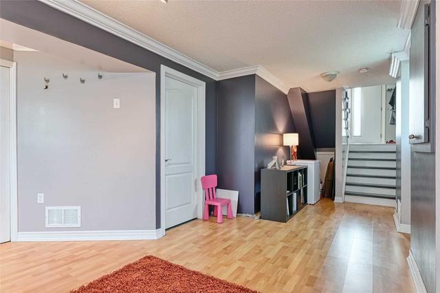 85 Ozner Crt, House attached with 3 bedrooms, 3 bathrooms and 4 parking in Brampton ON | Image 7