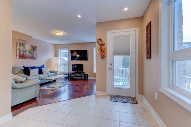 135 Four Seasons Cres, House semidetached with 3 bedrooms, 3 bathrooms and 3 parking in East Gwillimbury ON | Image 29