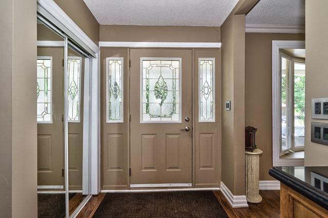 3419 Clanfield Cres, House detached with 4 bedrooms, 2 bathrooms and 2 parking in Mississauga ON | Image 3