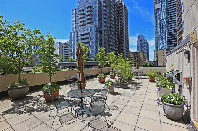 205 - 71 Charles St E, Condo with 2 bedrooms, 2 bathrooms and 1 parking in Toronto ON | Image 18
