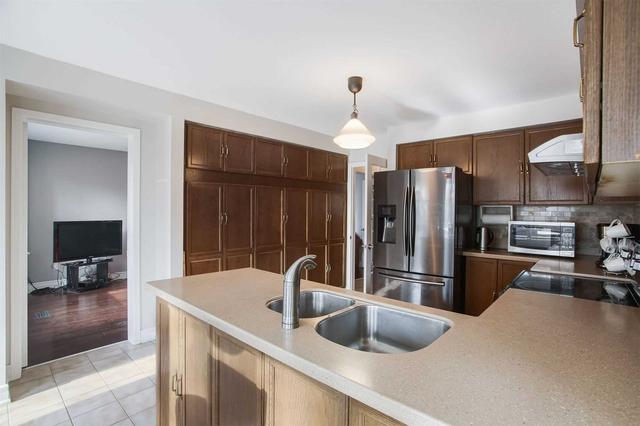 10 Dartmoor Dr, House detached with 4 bedrooms, 3 bathrooms and 4 parking in Toronto ON | Image 7