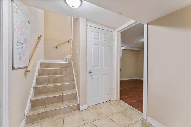 864 Upper Ottawa St, House detached with 3 bedrooms, 2 bathrooms and 7 parking in Hamilton ON | Image 17
