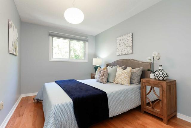 8 - 28 Admiral Rd, Townhouse with 3 bedrooms, 3 bathrooms and 1 parking in Toronto ON | Image 11