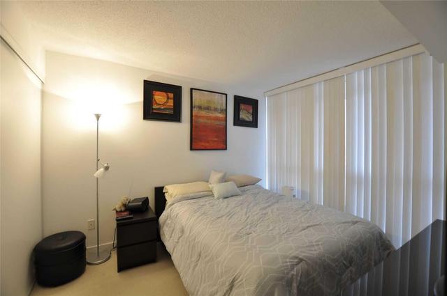 1512 - 121 Mcmahon Dr, Condo with 1 bedrooms, 1 bathrooms and 1 parking in Toronto ON | Image 15