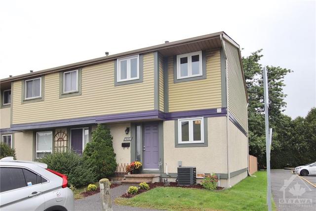 4329 Meadowvale Lane, Townhouse with 3 bedrooms, 2 bathrooms and 1 parking in Ottawa ON | Image 1