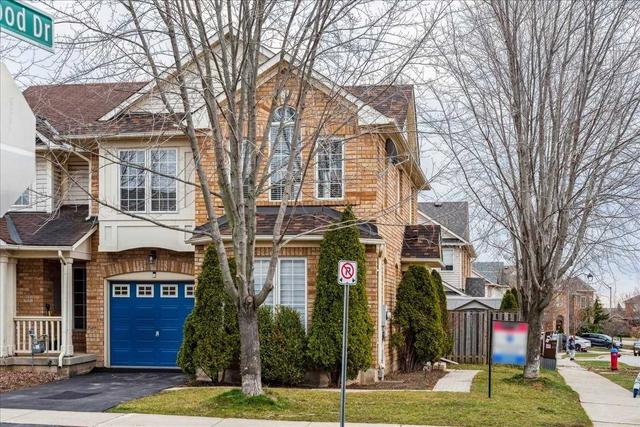 2237 Baronwood Dr, House attached with 3 bedrooms, 3 bathrooms and 2 parking in Oakville ON | Image 12