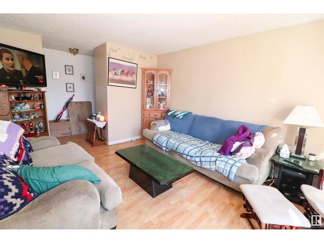 9520 150 Av Nw Nw, House detached with 3 bedrooms, 1 bathrooms and null parking in Edmonton AB | Image 7