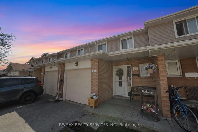 17 - 17 Carisbrooke Crt, Townhouse with 3 bedrooms, 2 bathrooms and 2 parking in Brampton ON | Image 12