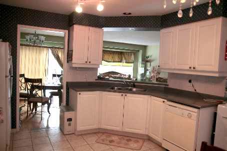 5294 Russell View Rd, House detached with 3 bedrooms, 4 bathrooms and 4 parking in Mississauga ON | Image 5