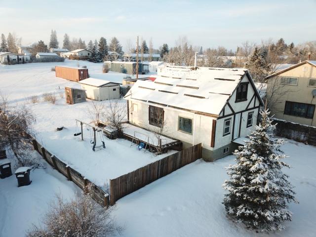 4916 51 Street, House detached with 3 bedrooms, 2 bathrooms and 3 parking in Vermilion River County AB | Image 1