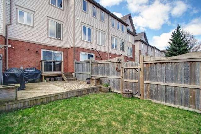 25 Pennefather Lane, Townhouse with 3 bedrooms, 2 bathrooms and 1 parking in Ajax ON | Image 20