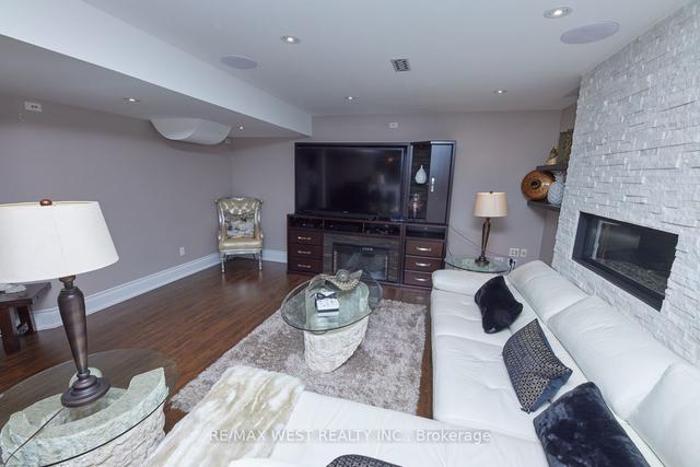 58 Rogers Tr, House detached with 3 bedrooms, 4 bathrooms and 4 parking in Bradford West Gwillimbury ON | Image 17