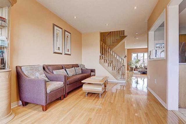 8 Pikake Crt, House attached with 3 bedrooms, 3 bathrooms and 3 parking in Vaughan ON | Image 36