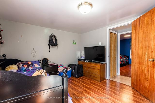 10 Wright St, House detached with 3 bedrooms, 1 bathrooms and 2 parking in Welland ON | Image 11