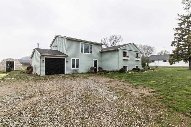 241 Road 3 E, House detached with 4 bedrooms, 2 bathrooms and 4 parking in Kingsville ON | Image 1