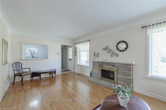 1378 Collingwood Ave, House detached with 2 bedrooms, 2 bathrooms and 4 parking in London ON | Image 7
